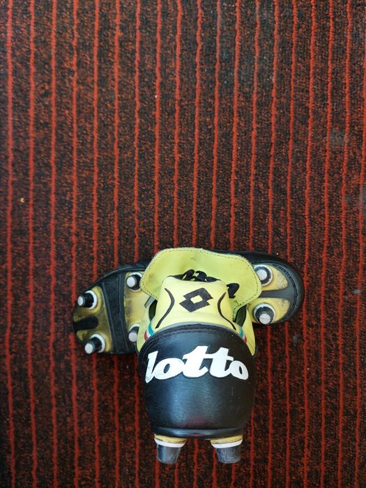 Продам оригинальные бутсы Lotto