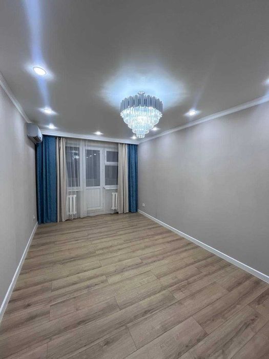 Продам 2 комн.квартиру район (Центральный Стадион)