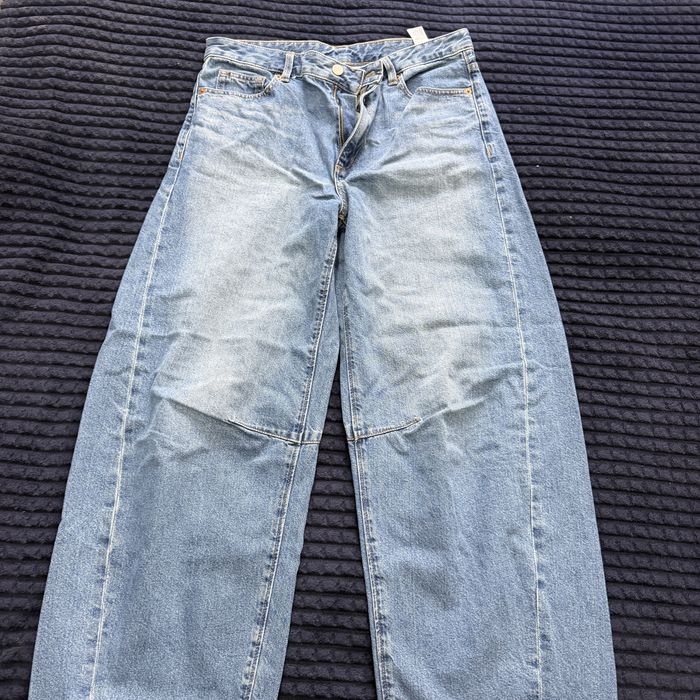 Продам джинсовые брюки, фасон Barrel Leg