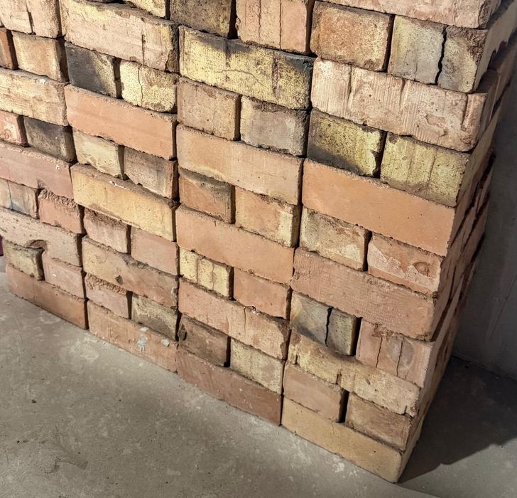 Продаю красный кирпич