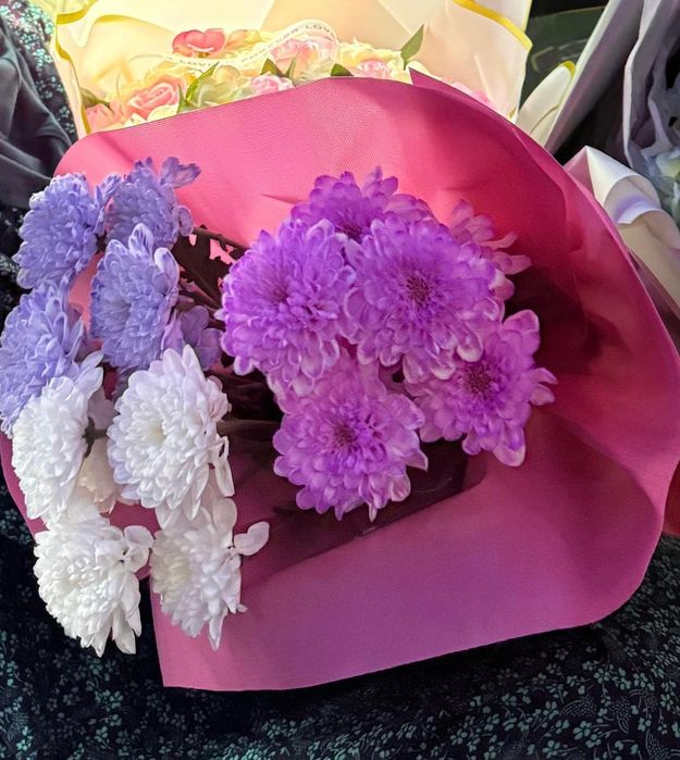 Гүл сатылады үлкені 10 мың