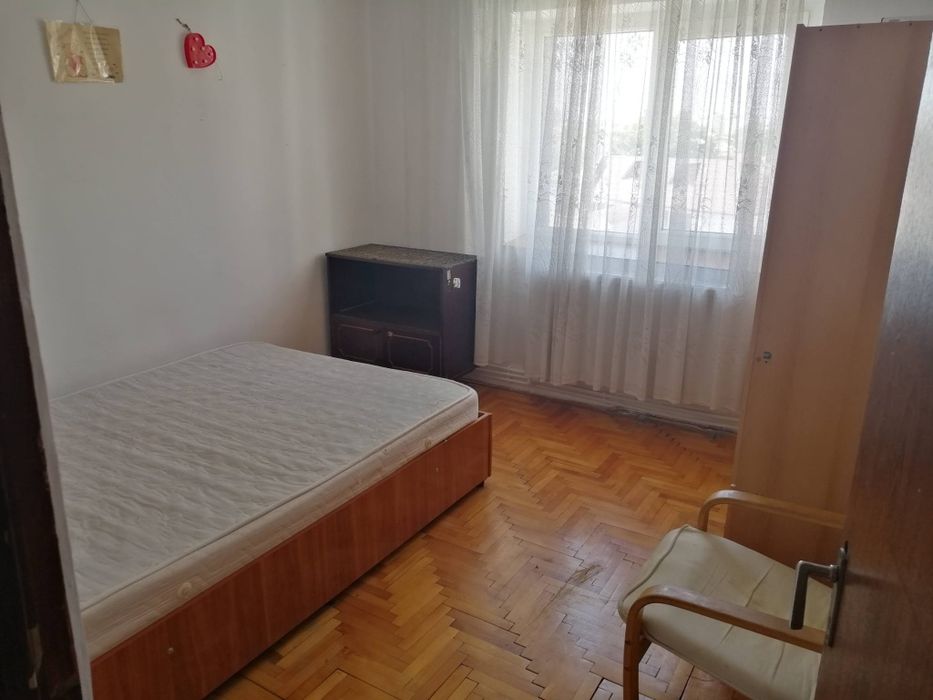 vand apartament 2 camere dec zona brosteni