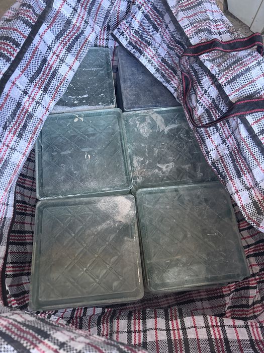 Отдам стеклянные