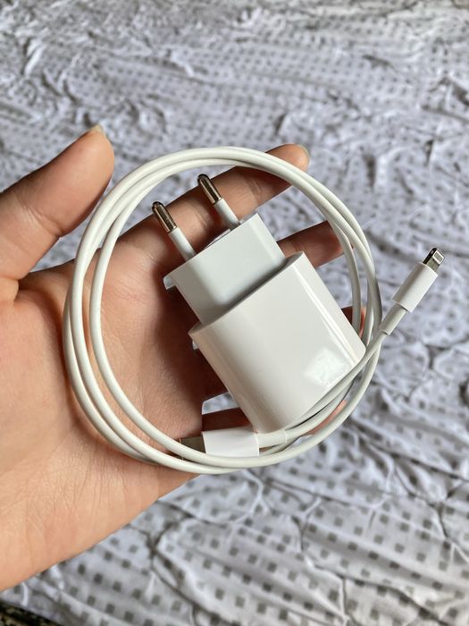 Зарядка на айфон оригинал б/у