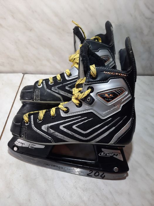 Patine hochei hochey 204 CCM Vector 4.0 marime 34  (21,7 cm)