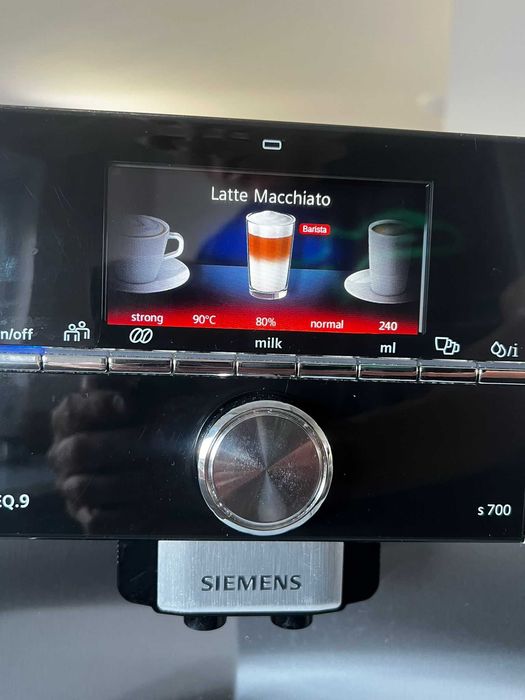 Expresor automat cafea Siemens EQ9 s700 - model de top