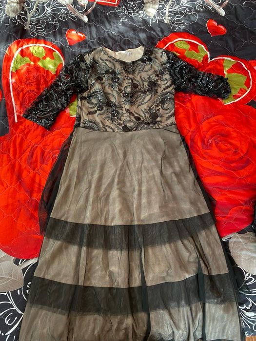 Продам платья по 1000тенге.