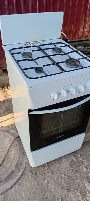 Продам газ плиту