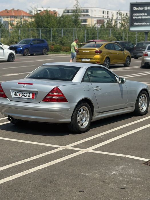 Mercedes-Benz SLK Adusă pe roți din Germania