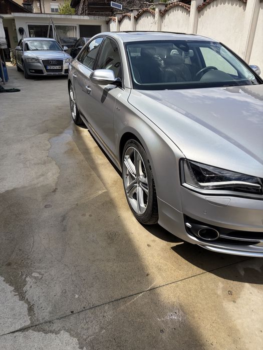 Audi S8 в перфектно състояние