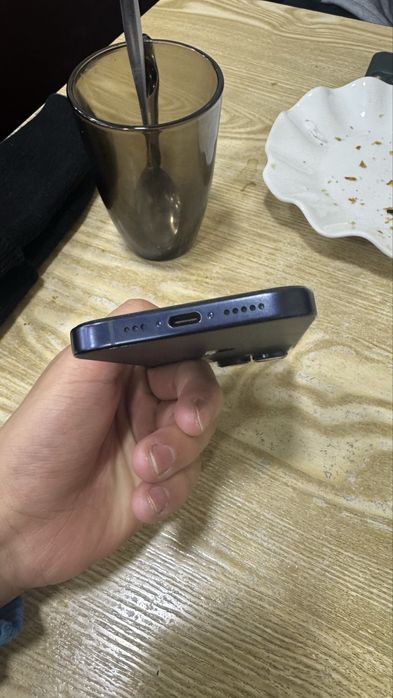 IPhone 15 Pro • Батарея 87%•256GB