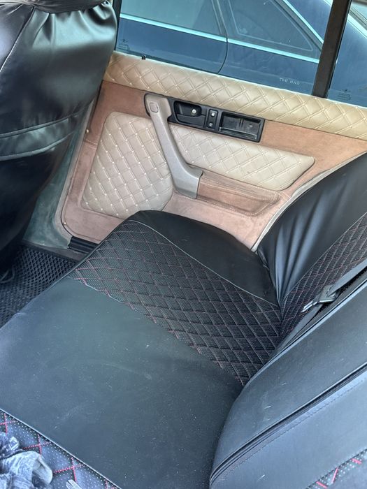 Продам дверные карты е34