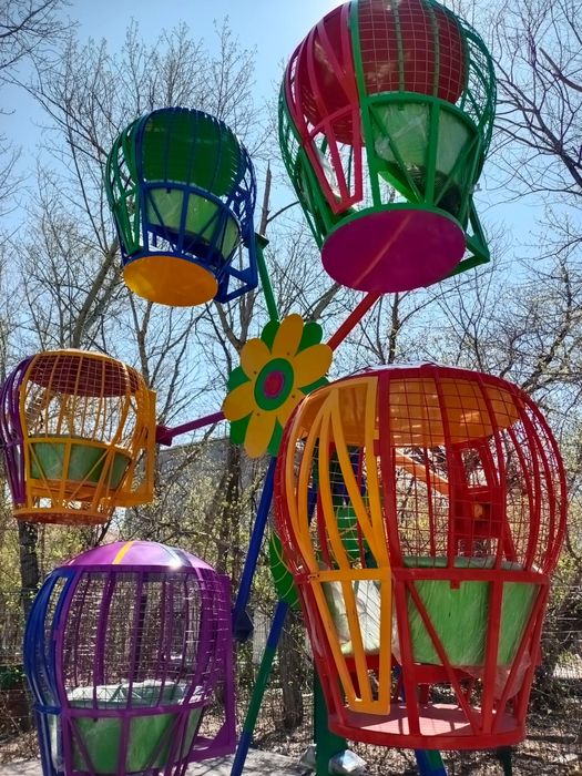 Продам карусель Ромашка