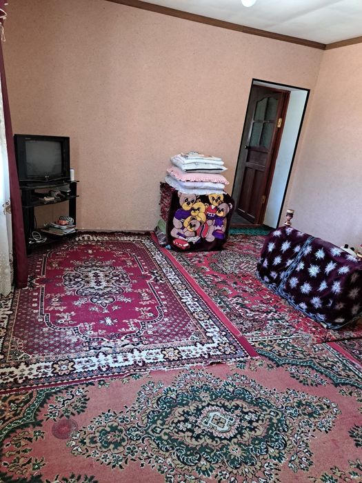 Uy sotiladi 14sotix hovli