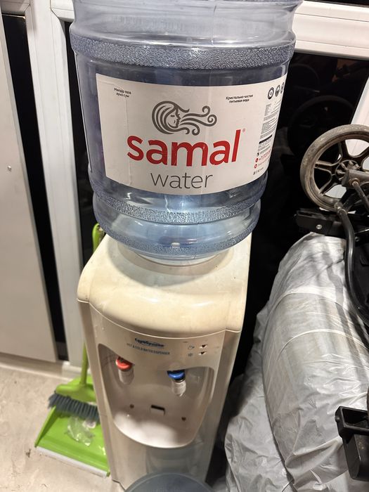 Диспенсер для воды-серебряная                 .