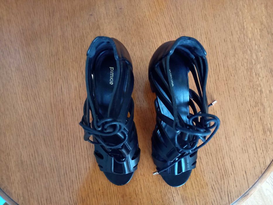 Vând sandale piele mărimea 37