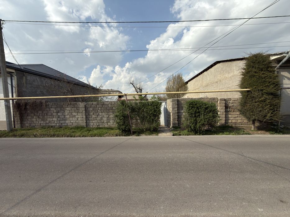 Продажа участка Геофизика 6,6 соток сквозной с выходом на две улицы