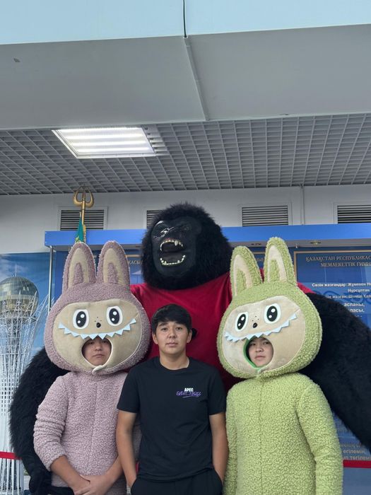 Костюм гориллы с аниматором