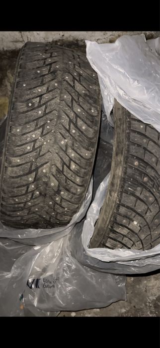 235/45/18 шипованные зимние