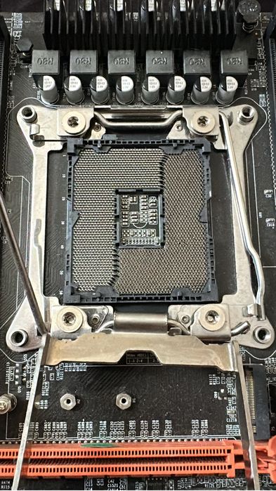 Продам материнскую плату проц вместе ddr4