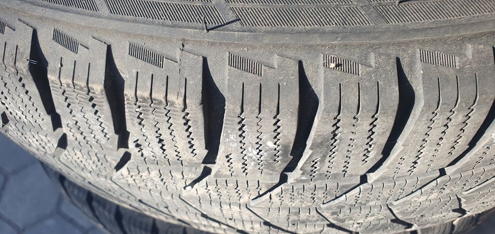 TriangelPL01 215/65 R17