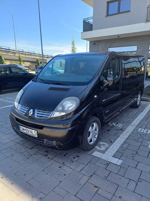 Vând Renault Trafic 8+1