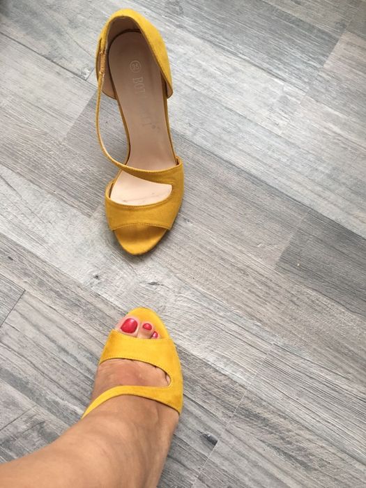 Sandale dama galbene Nr 35