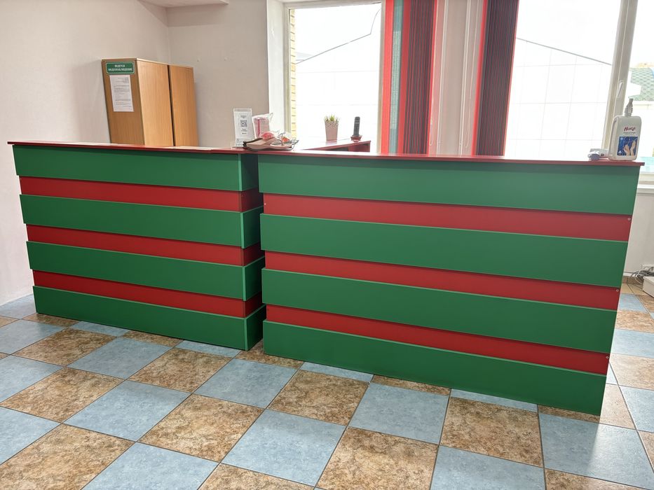 Продам стойки ресепшен