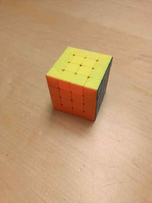 Cuburi Rubik, Kubirik Piraminx, Skweb Extreme