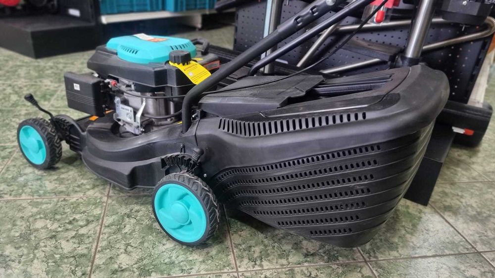 Электро и бензо газонокосилка