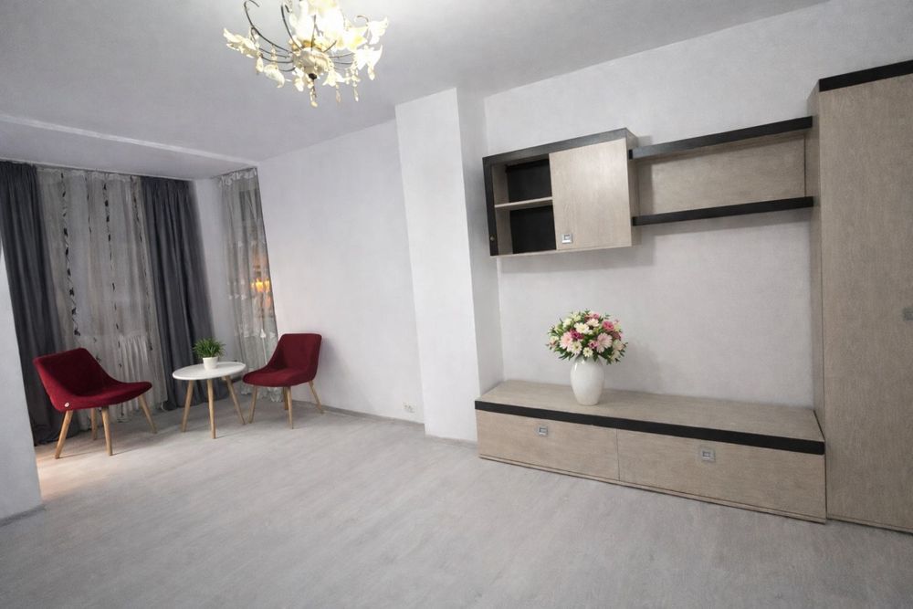 Închiriez apartament