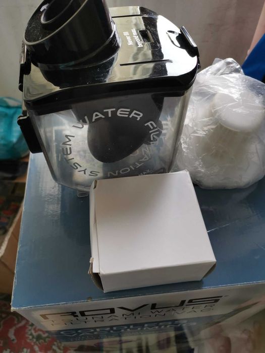 Безжична прахосмукачка Rovus Tsunami с воден филтър 2в1