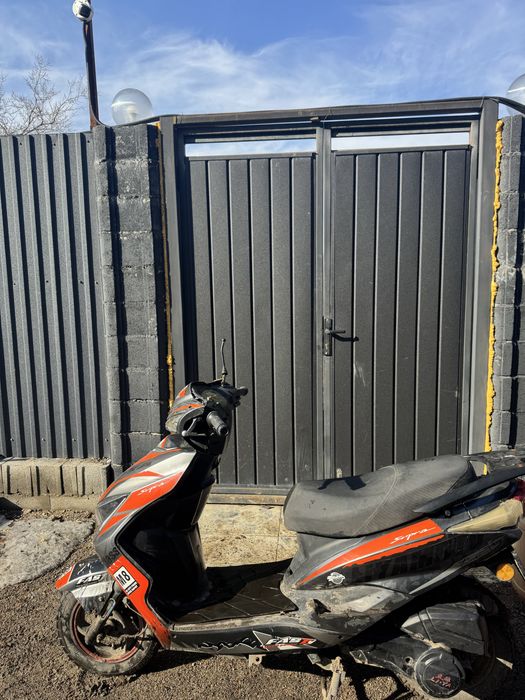 Продам мопед м8 про