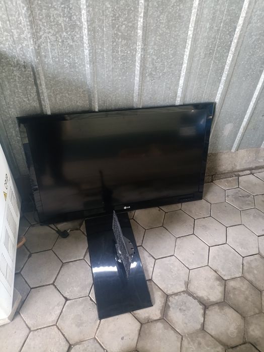 Продам телевизор или на запчасти