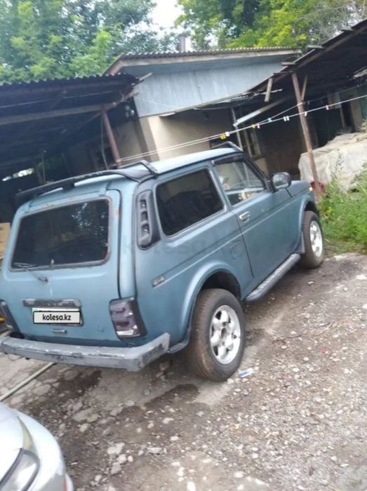 Транспорт , продам машину