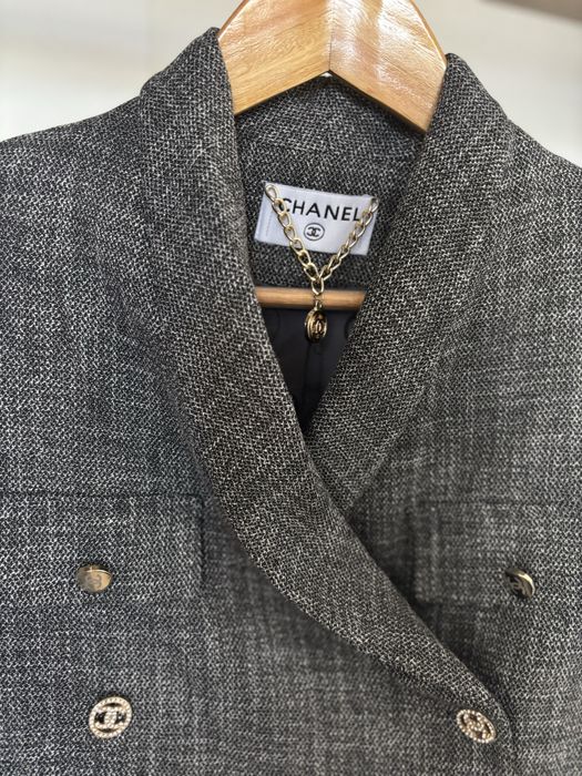 Наличен дамски костюм