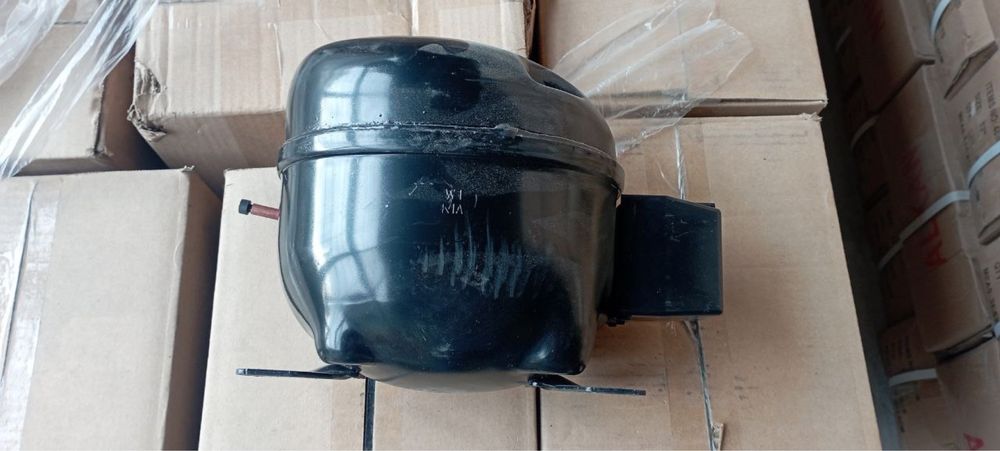 Компрессор холодильный R290 мотор для хололильника