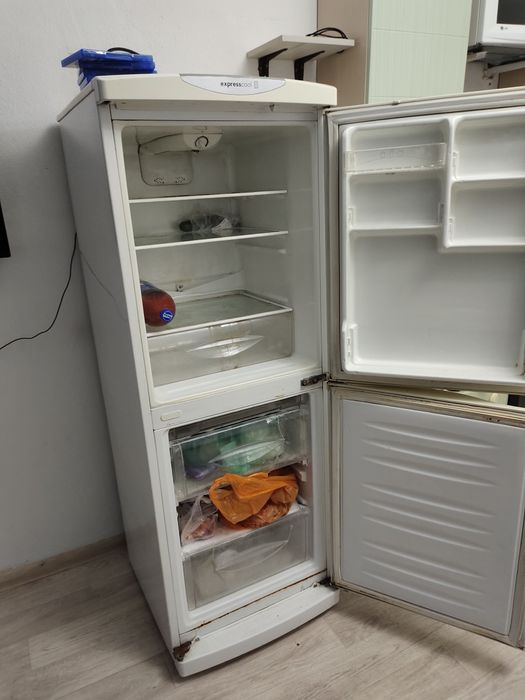 Холодильник LG Express Cool