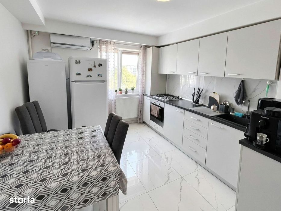 Apartament 2 camere, Cetate, zona piata, et.3, renovat