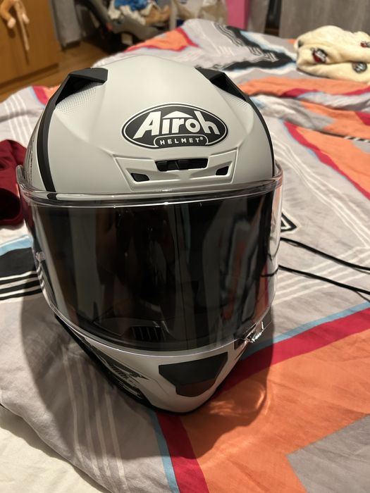 Каска Airoh………….