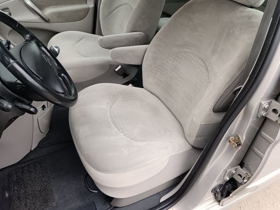 Xsara Picasso (77000 km).