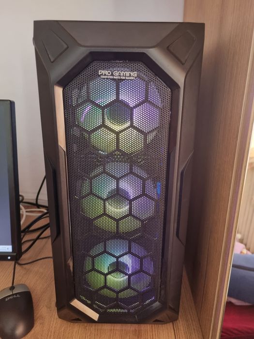 Vând calculator gaming i7 9700 RTX3060Ti 48GB RAM