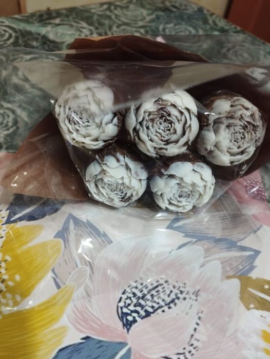 Сладкие букеты из шоколада