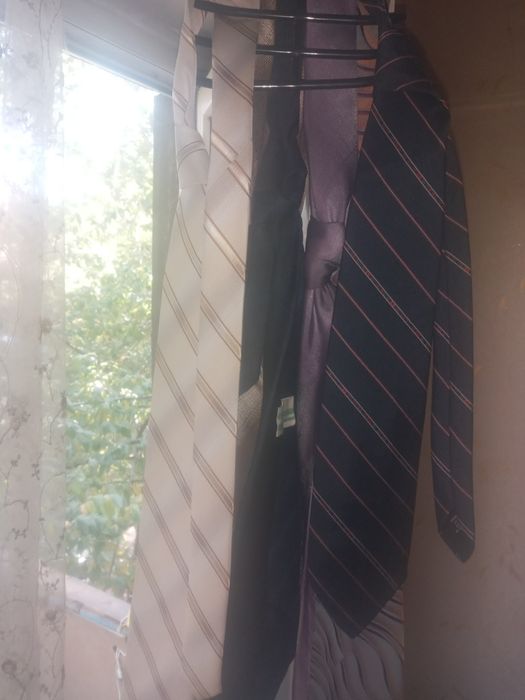 Продам срочно галстуки