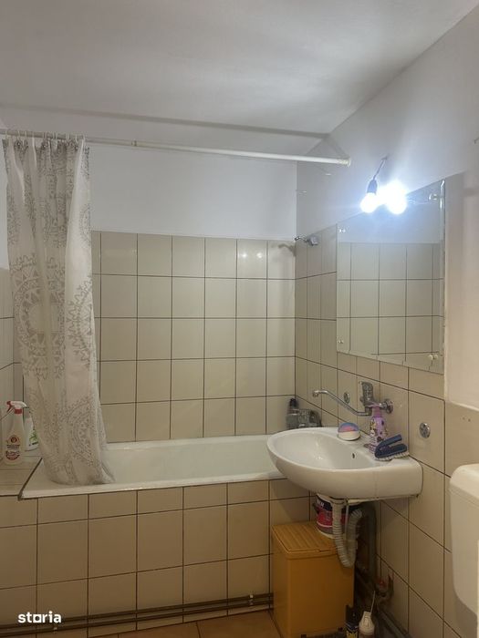 Campina - ultracentral - ap. 2 cam - mobilat - 250 Euro/Luna