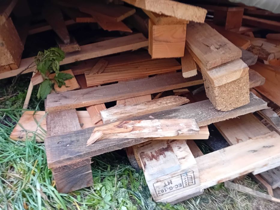 Продавам дъски и греди