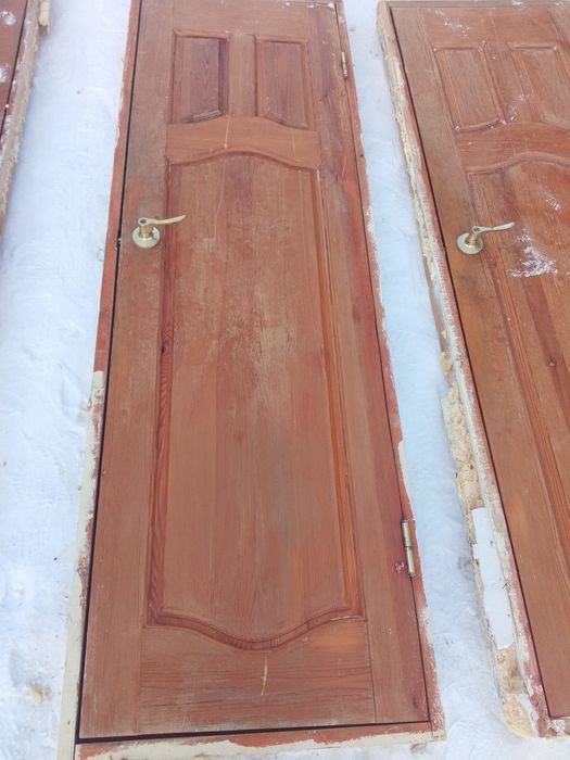 Продам двери входные.