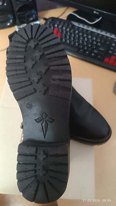 Продам Сапожки Весенние