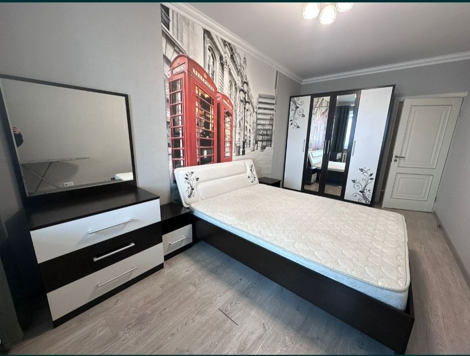 Продам спальный гарнитур