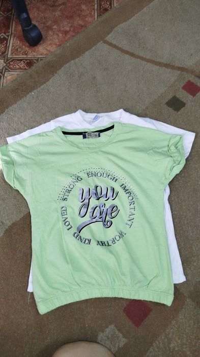 Продам футболки для девочки